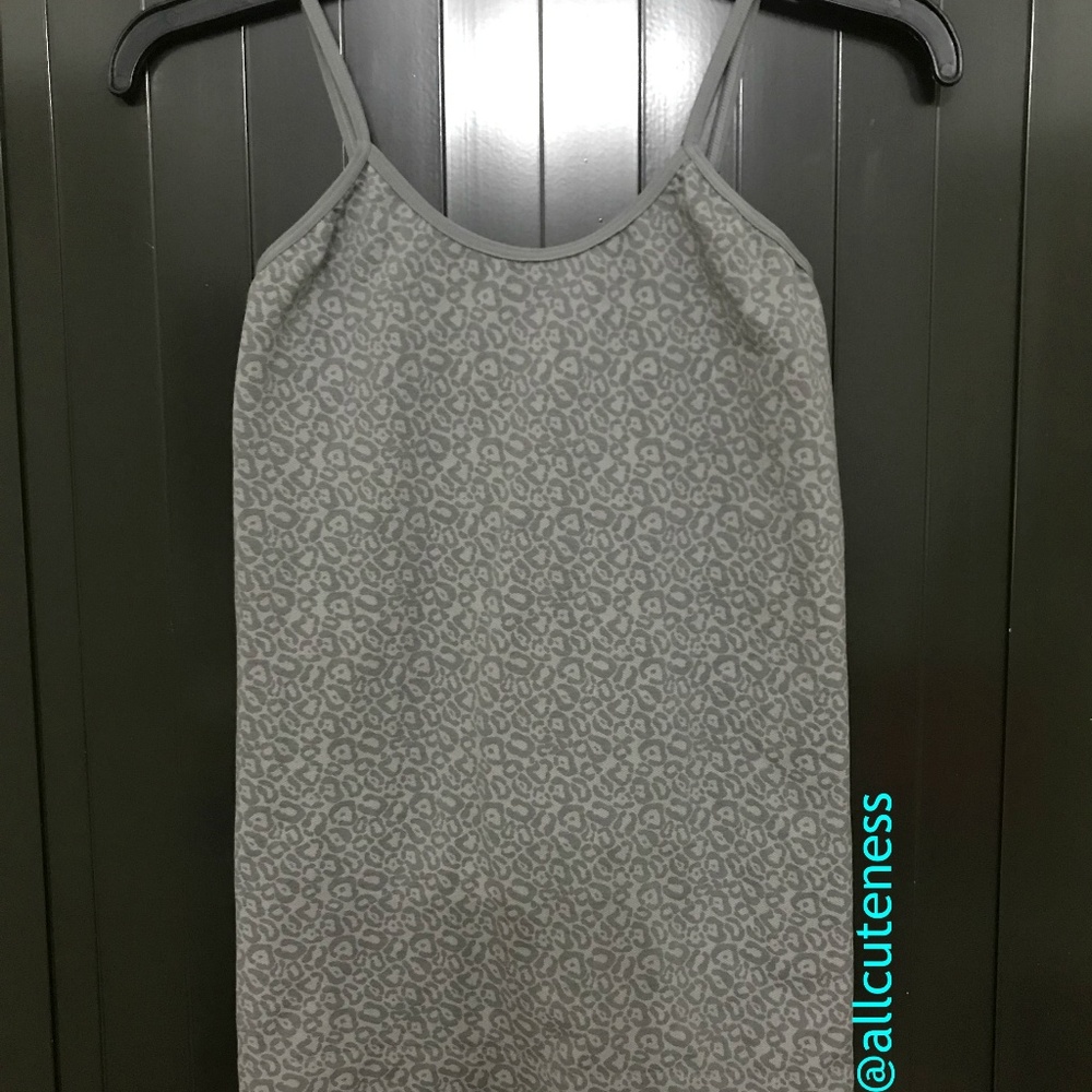 🎀 Xinki Gray Cami Tank Top